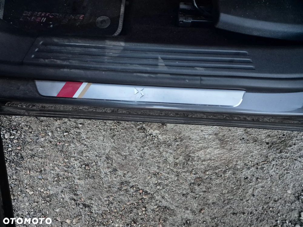 Citroën DS7 Crossback BlueHDI 180 PERFORMANCE LINE - 26