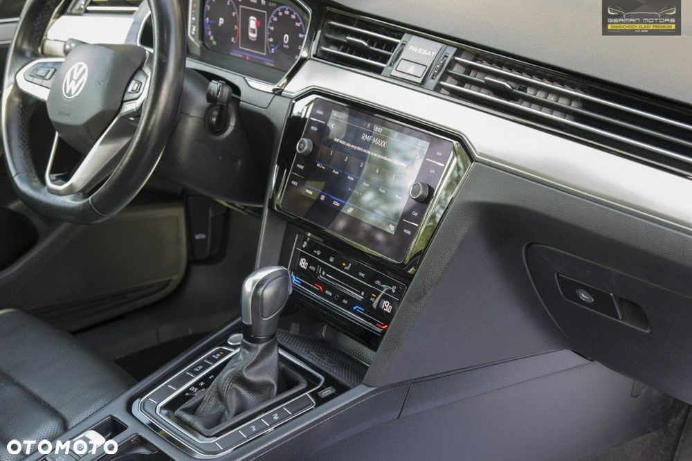 Volkswagen Passat - 30