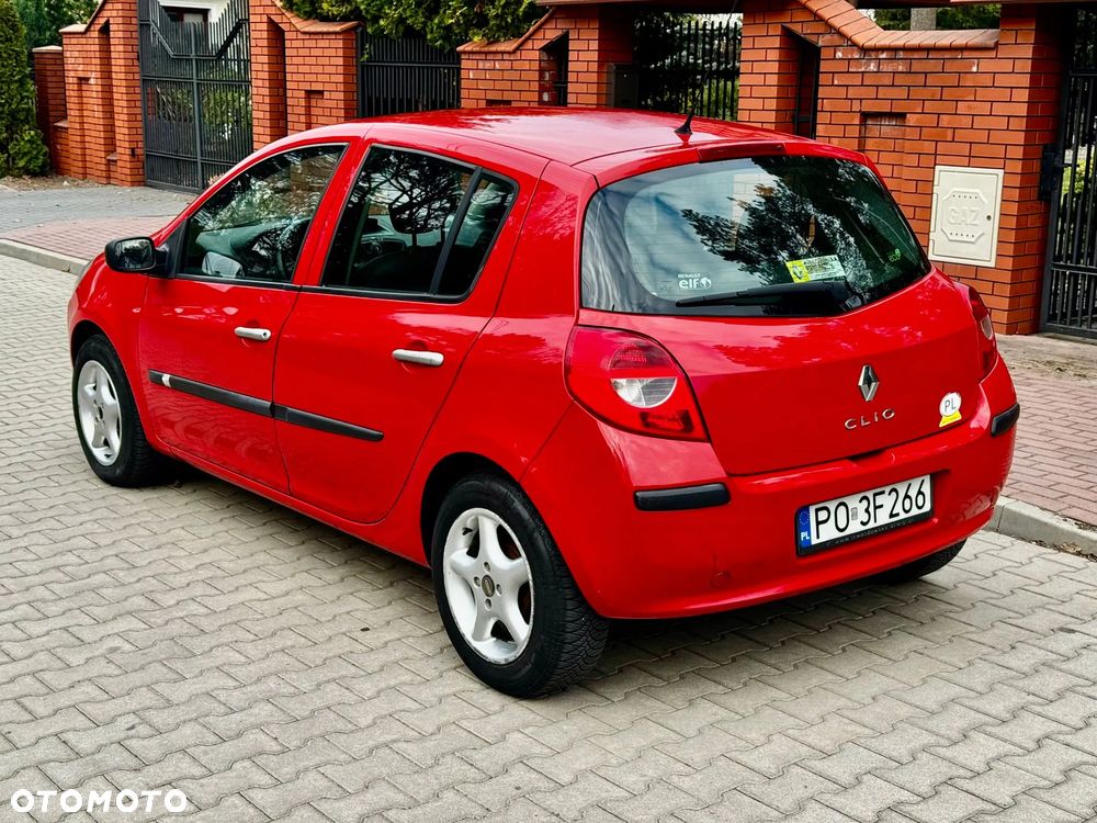 Renault Clio 1.2 16V Authentique - 4