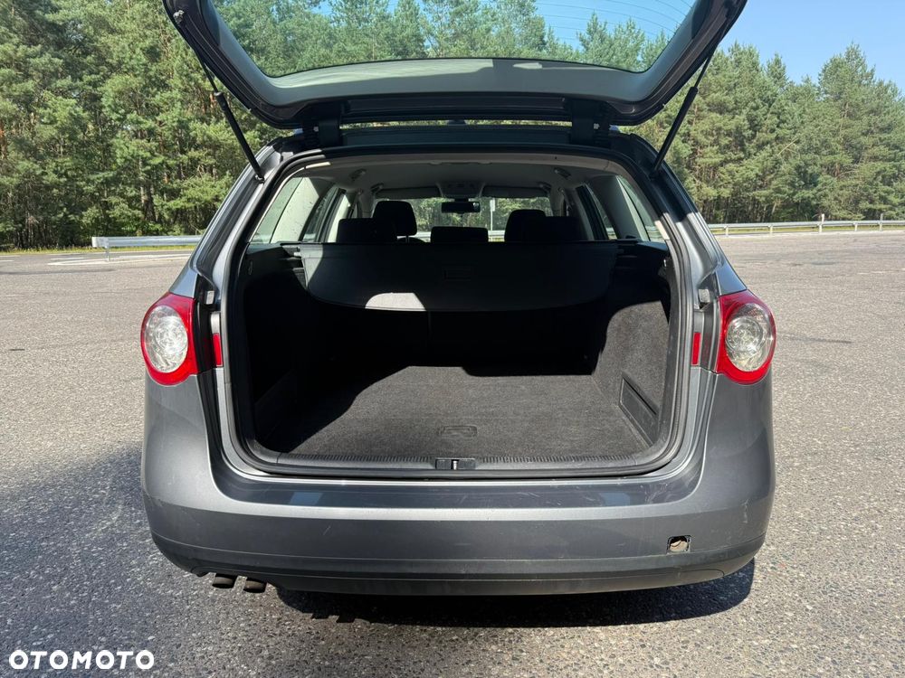 Volkswagen Passat 1.9 TDI Comfortline - 4