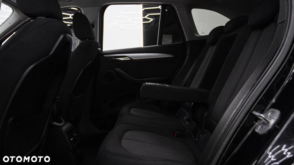 BMW X1 sDrive18d Advantage - 17