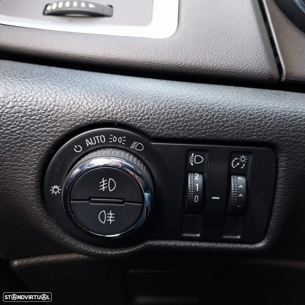 Opel Astra Sports Tourer 1.6 CDTi Executive S/S - 11