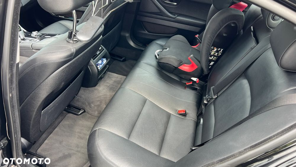 BMW Seria 5 518d - 15