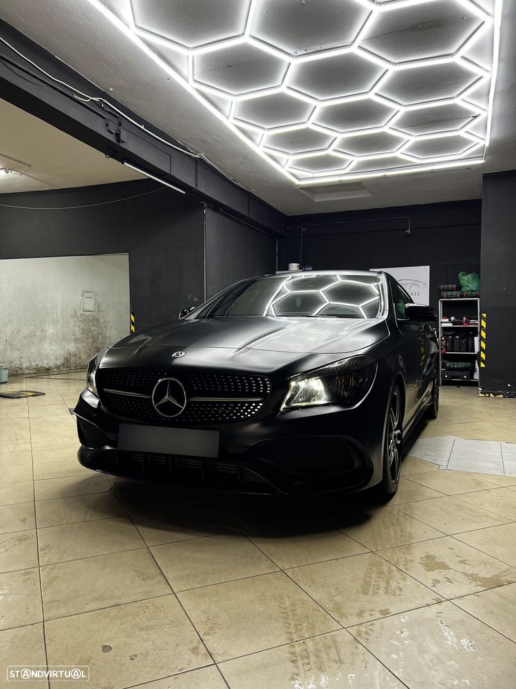 Mercedes-Benz CLA 180 AMG Line - 4
