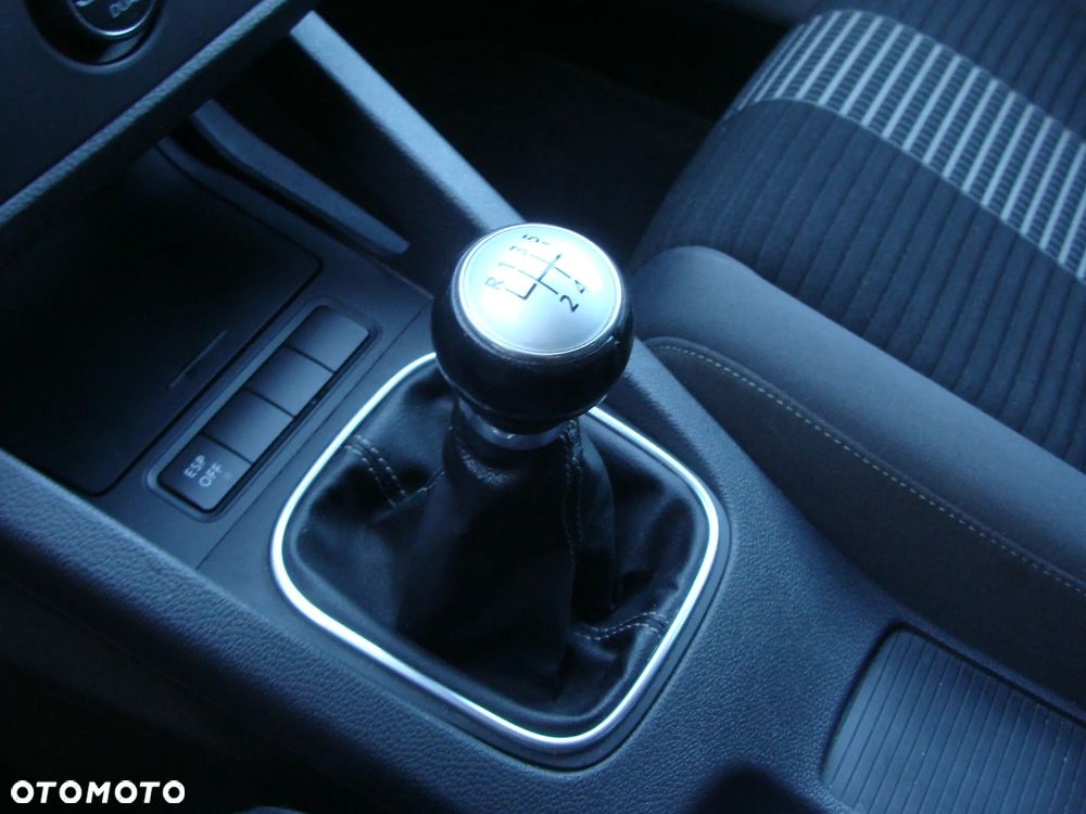 Volkswagen Golf 1.9 TDI DPF United - 12