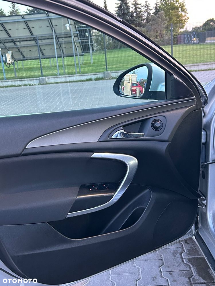 Opel Insignia 2.0 T Cosmo - 11
