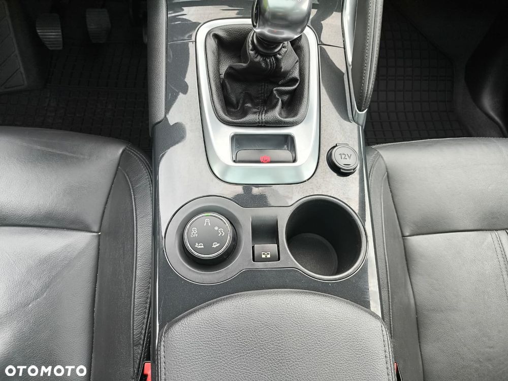 Peugeot 3008 HDi 150 Allure - 33