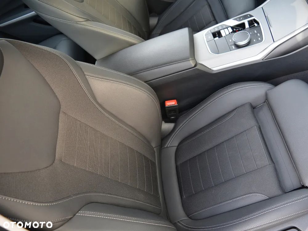 BMW Seria 3 - 24