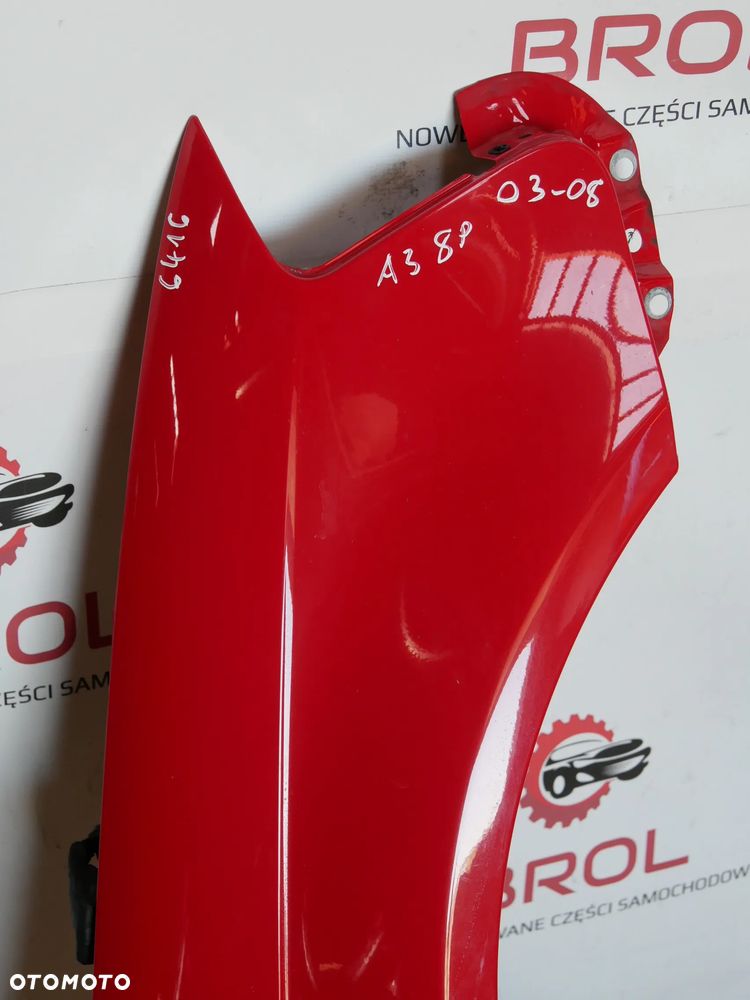 BŁOTNIK PRZEDNI PRAWY AUDI A3 8P 03-08  LZ3M - 2