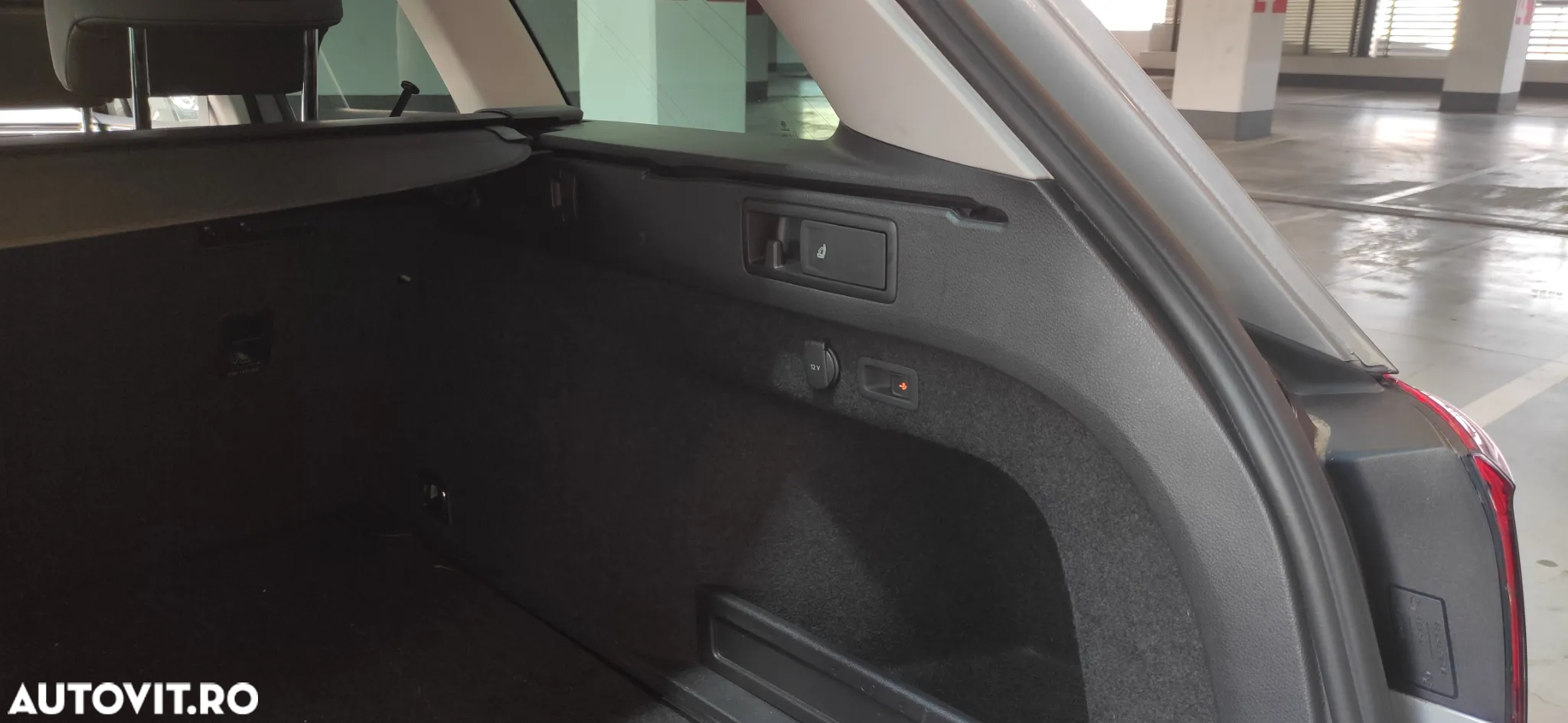 Volkswagen Passat Variant 2.0 TDI SCR DSG Elegance - 11
