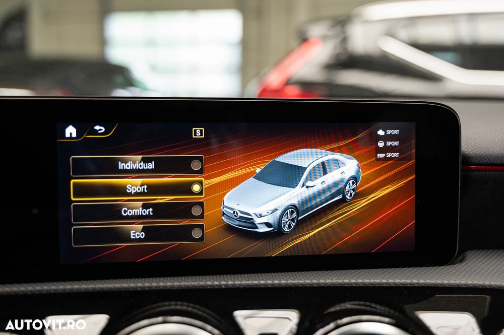 Mercedes-Benz A 220 d Sedan 8G-DCT AMG Line - 19