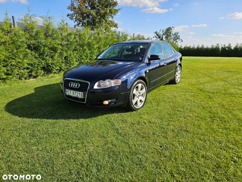 Audi A4 Limousine - 1
