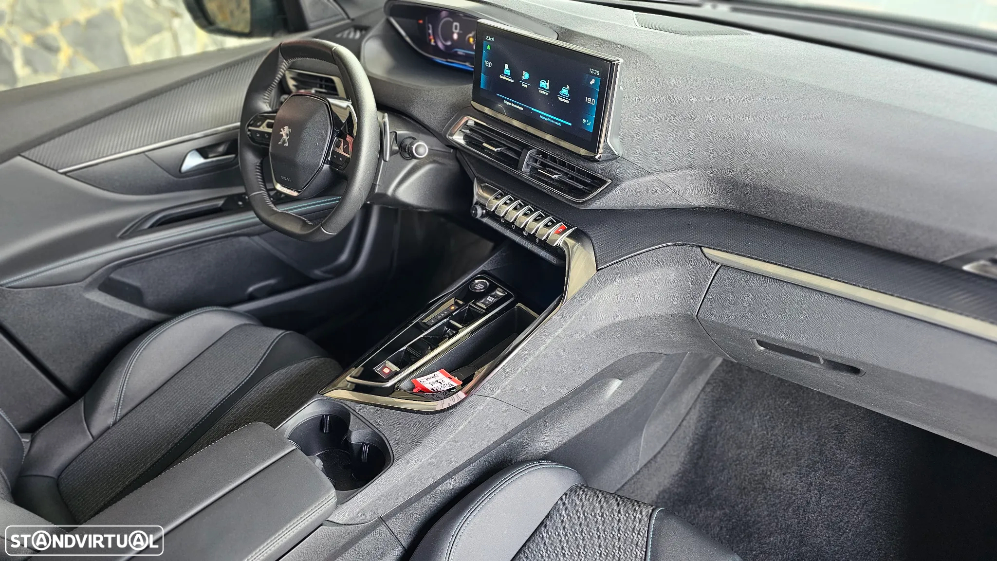 Peugeot 5008 1.2 Hybrid Allure Pack e-DCS6 - 16