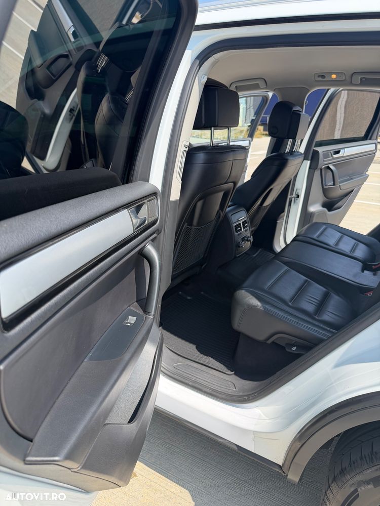 Volkswagen Touareg 3.0 V6 TDI BMT - 12