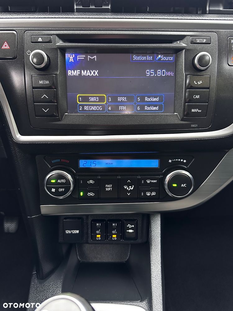 Toyota Auris 1.6 Premium Start - 21