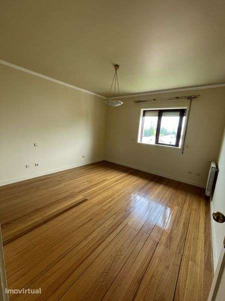 Arrenda-se apartamento T2 centro Famalicão - Grande imagem: 5/8