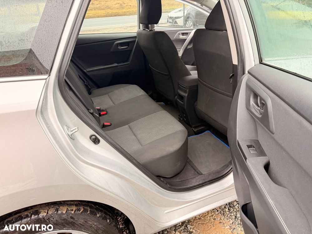 Toyota Auris 1.4 D-4D Unique - 14