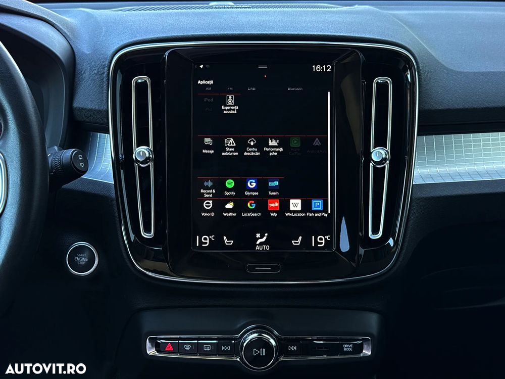Volvo XC 40 D4 AWD Momentum Pro - 32