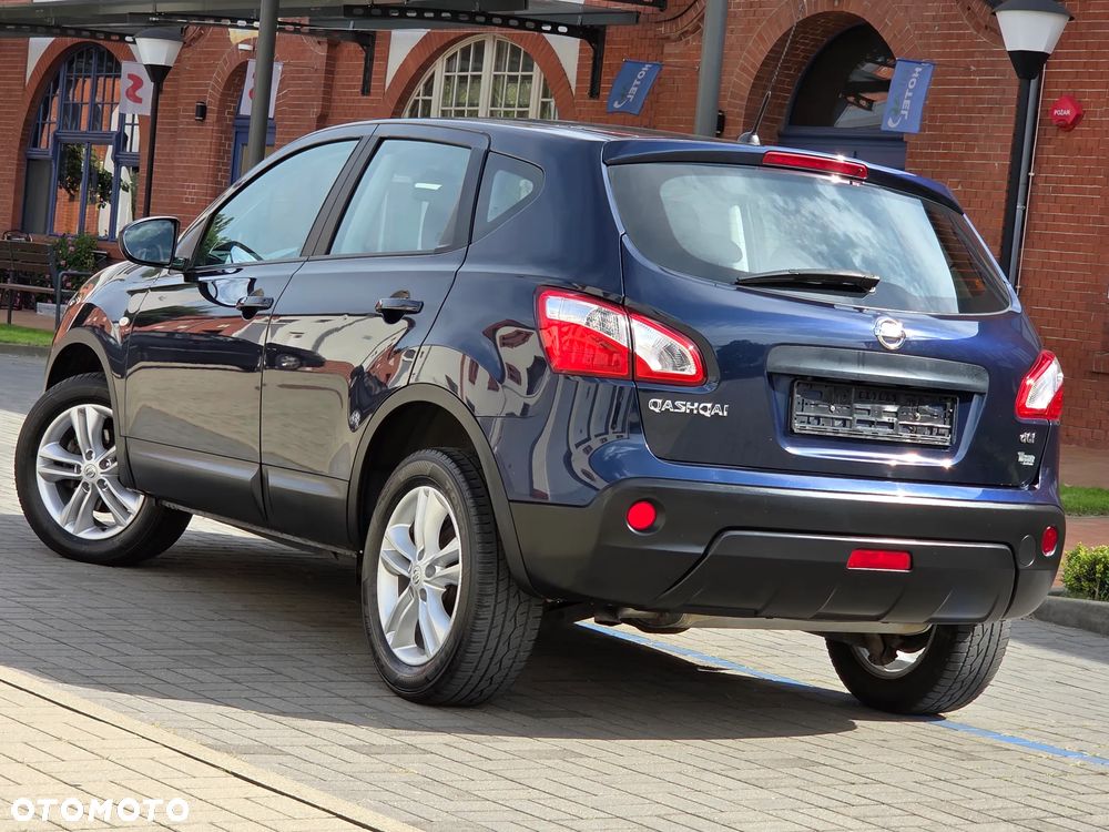 Nissan Qashqai 2.0 dCi DPF lounge - 11