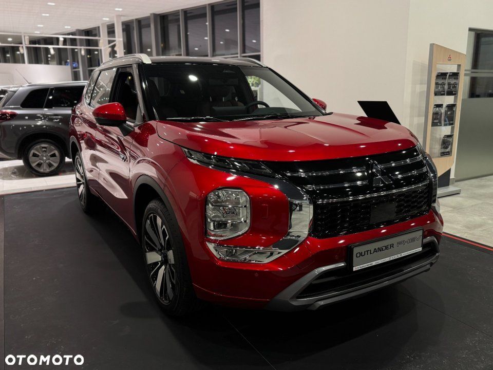 Mitsubishi Outlander - 2