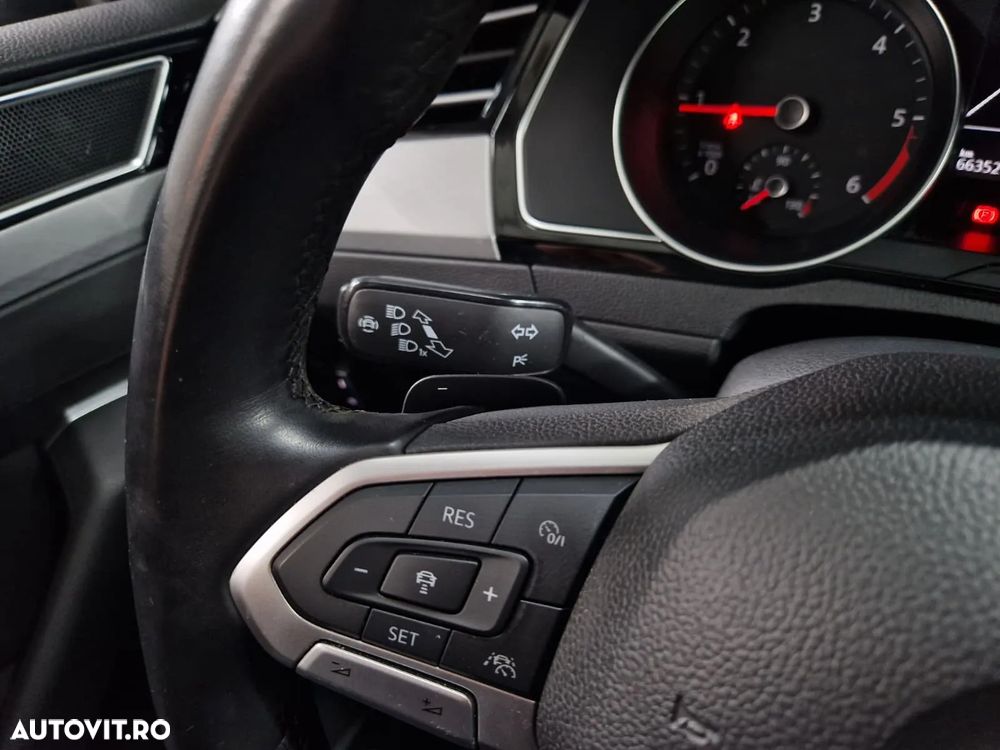 Volkswagen Passat 2.0 TDI DSG Comfortline - 11