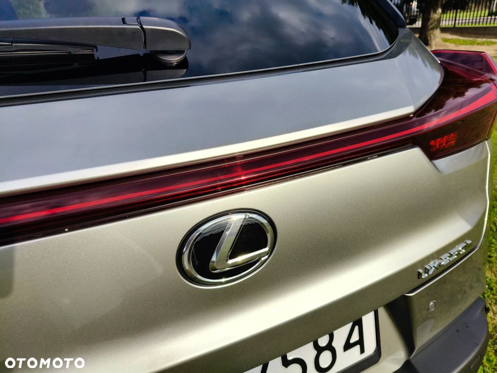 Lexus UX - 8
