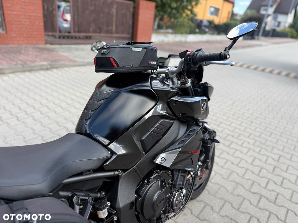 Yamaha MT - 12