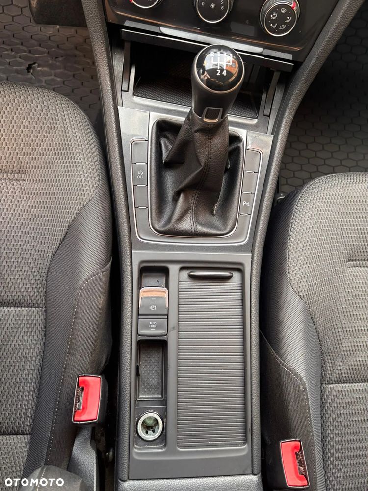 Volkswagen Golf 1.6 TDI BMT Comfortline - 10