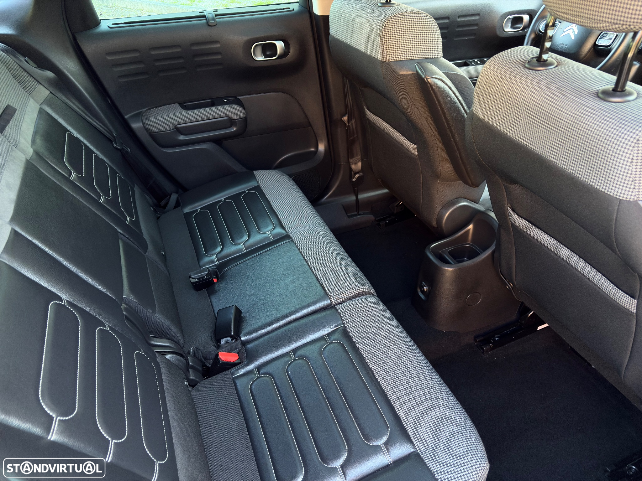 Citroën C3 Aircross 1.6 BlueHDi Shine - 12