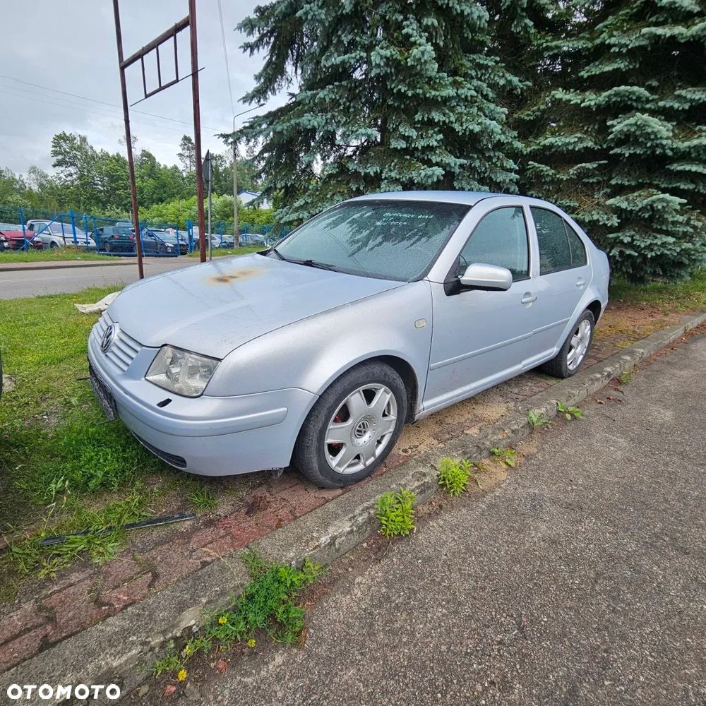 Volkswagen Bora (1999r) 1,6 B 74 kW /100 kM  (kod lak: LA7W) pojazd na części - 1
