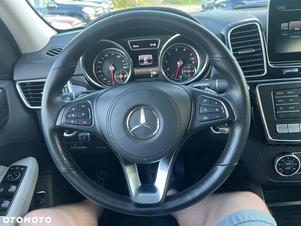 Mercedes-Benz GLS - 11