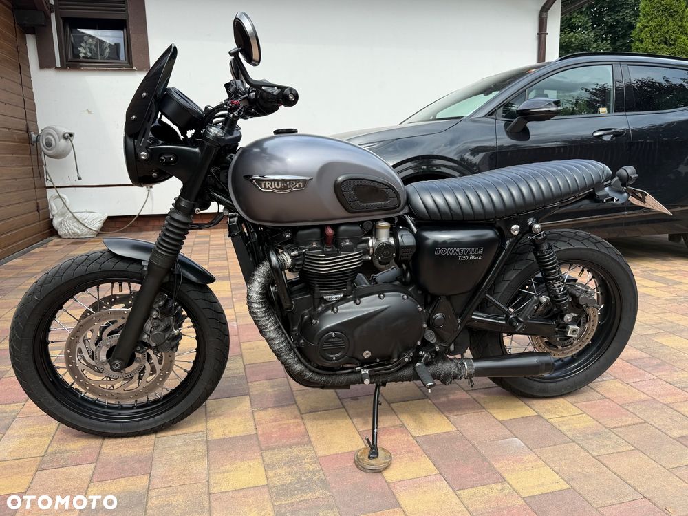 Triumph Bonneville - 6