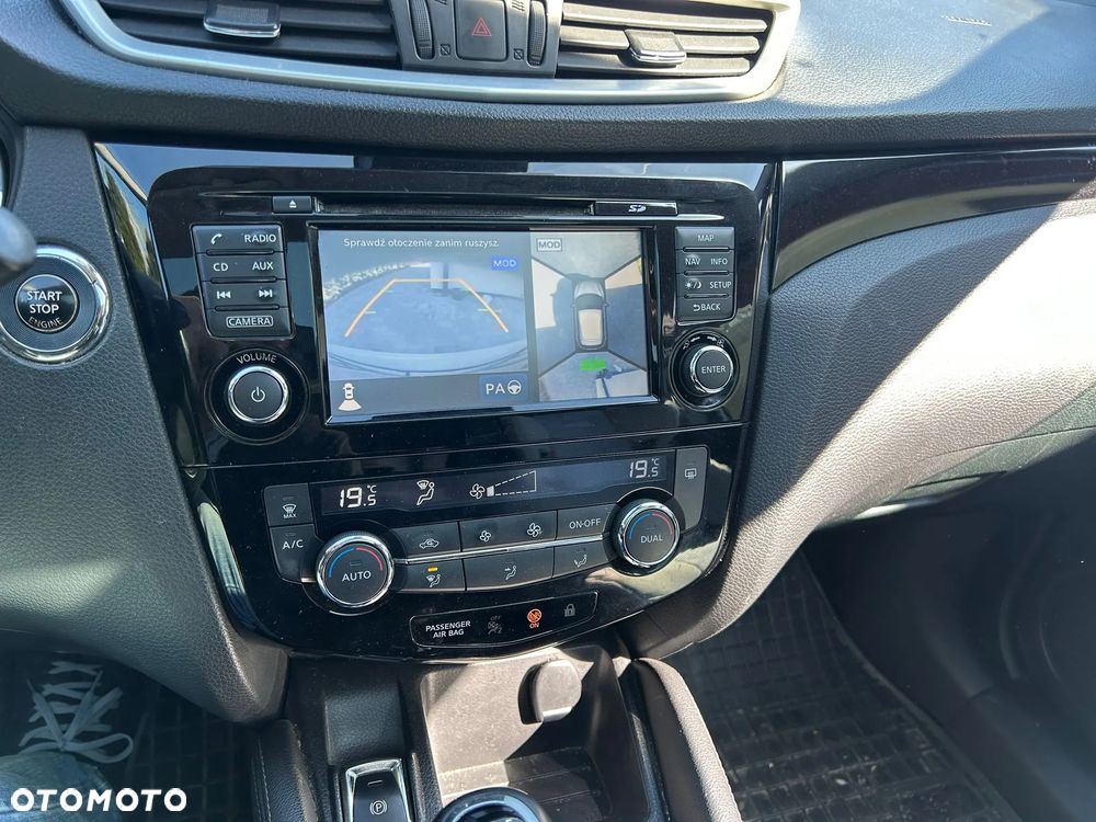 Nissan Qashqai 1.6 DCi 4x4 Tekna - 4