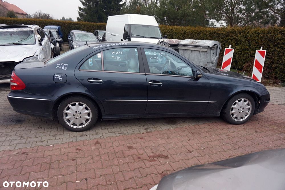 MERCEDES E-KLASA W211 SEDAN 2003 189 2.7 CDI OM647961 177KM 722640  ZIELONY na części - 6