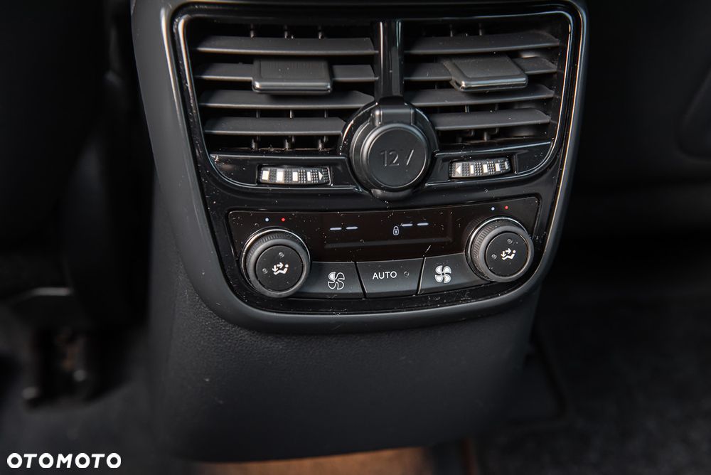 Peugeot 508 RXH Hybrid4 - 32