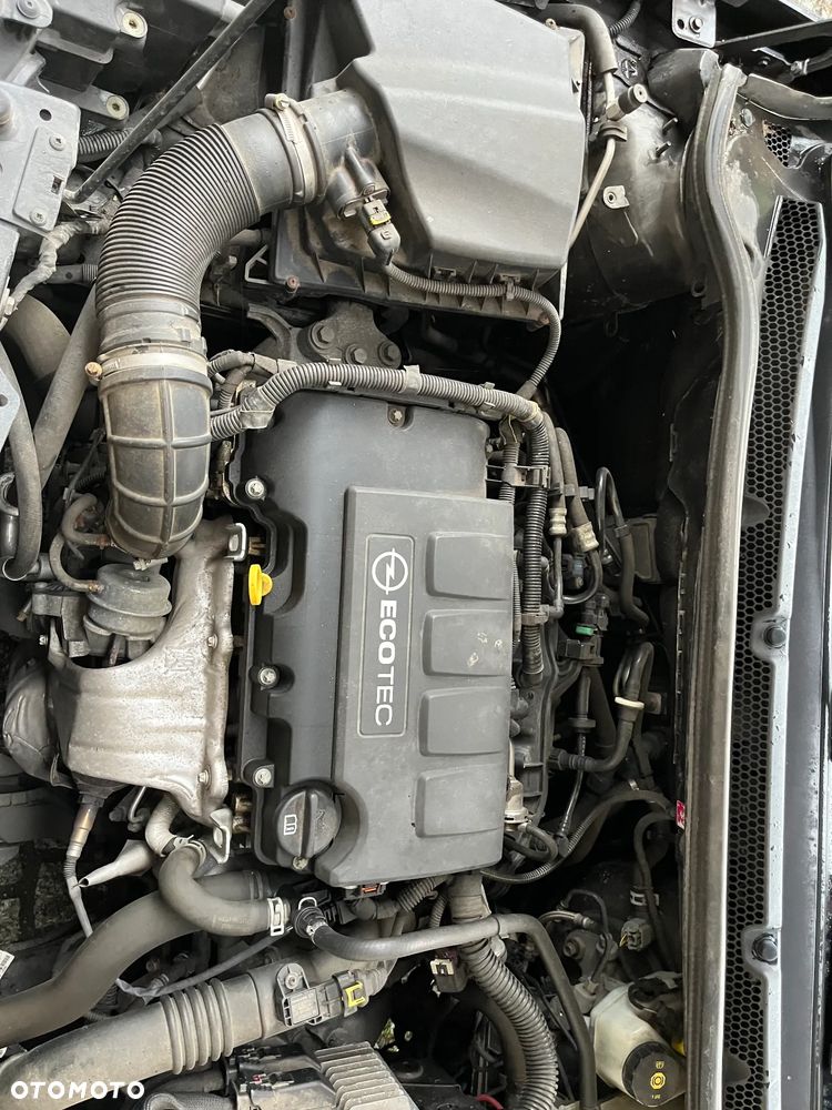 Opel Astra 1.4 T Edition 150 - 10