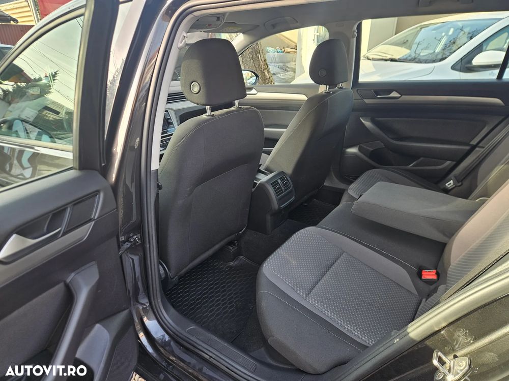 Volkswagen Passat Variant 2.0 TDI SCR Advance - 17