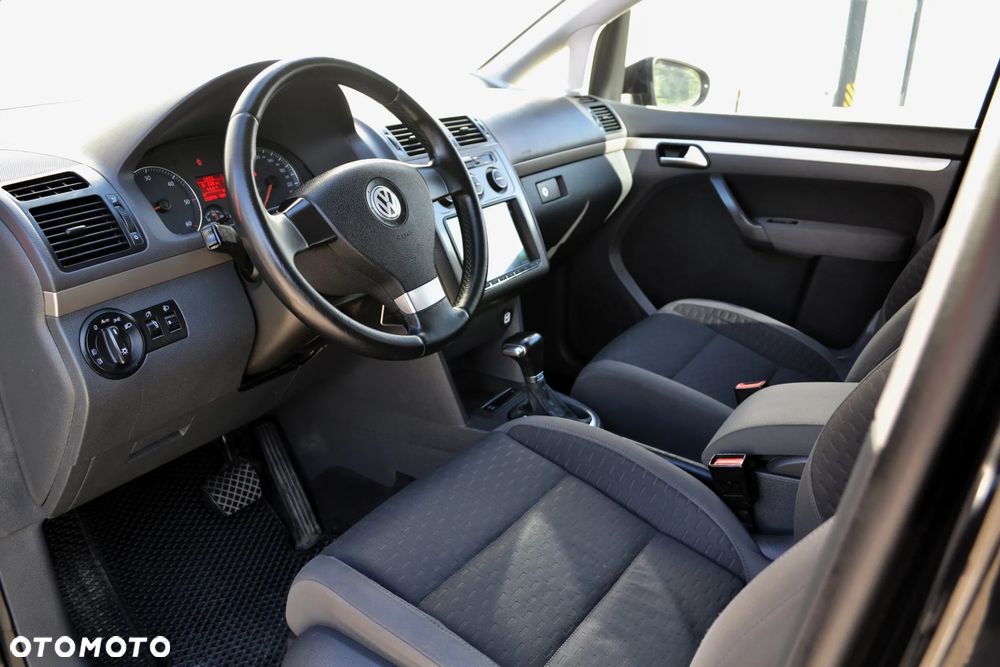 Volkswagen Touran 1.9 TDI DPF DSG Highline - 5