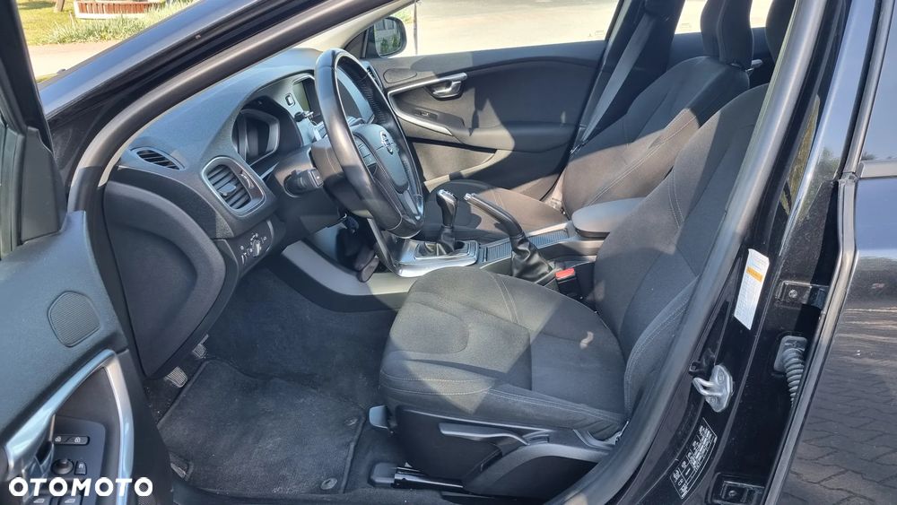 Volvo V40 T2 Momentum - 15