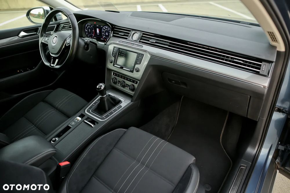 Volkswagen Passat Alltrack - 21