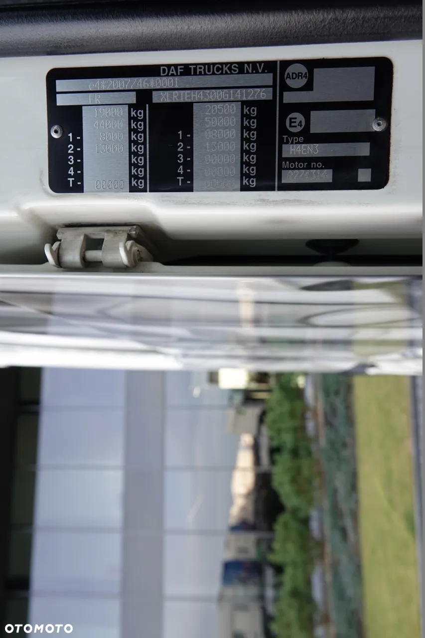 DAF XF 510 / RETARDER / BOGATA WERSJA / DUŻE NAVI / ORUROWANIE / PO ZŁOTYM KONTRAKCIE / INDYVIDUAL / OPONY 100 % - 37