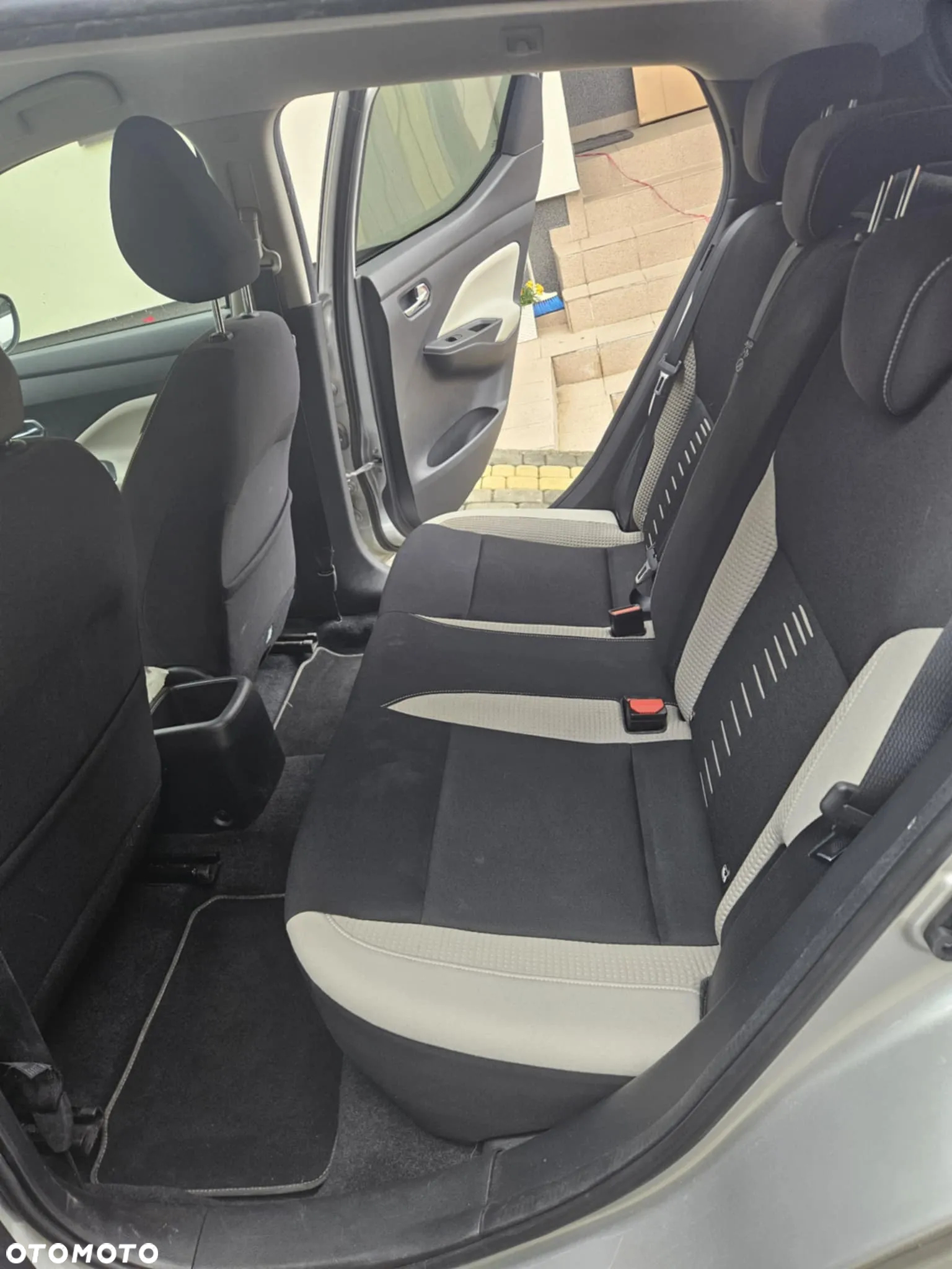 Nissan Micra 1.5 dCi N-Connecta - 8