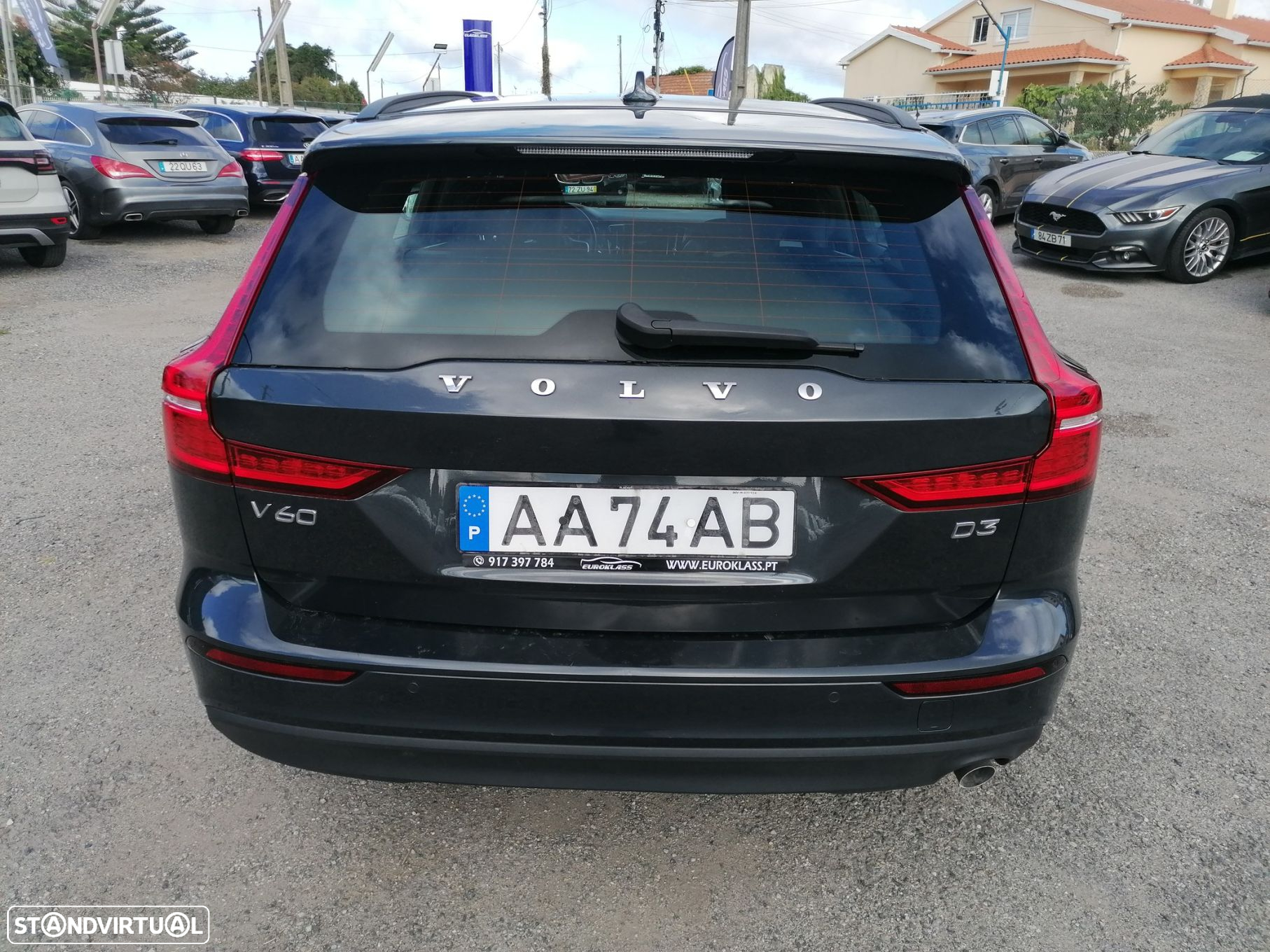 Volvo V60 2.0 D3 Momentum Geartronic - 9