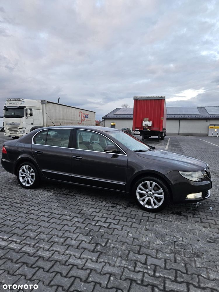 Skoda Superb 1.8 TSI Platinum DSG - 4