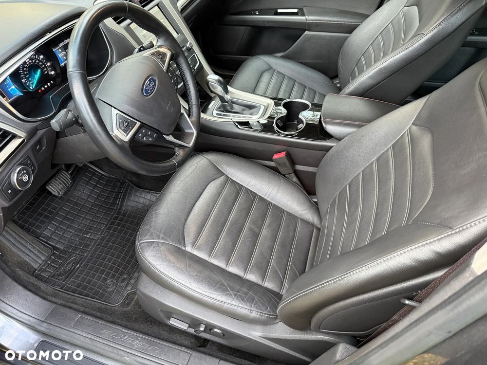 Ford Fusion 2.0 EcoBoost Titanium - 40