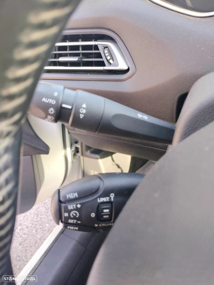 Peugeot 308 SW BlueHDi 120 Stop & Start Active - 17