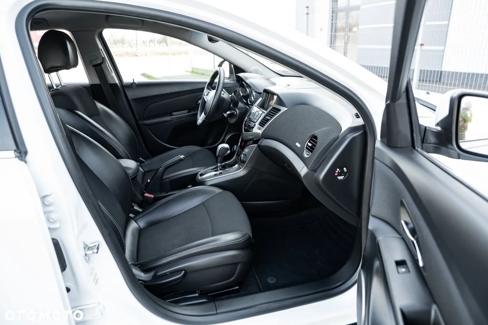 Chevrolet Cruze 1.8 LT+ - 23