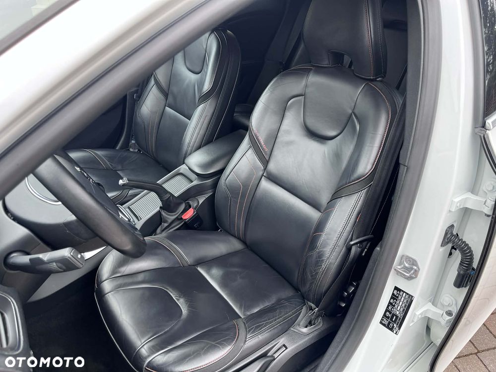 Volvo V40 D2 Ocean Race - 10