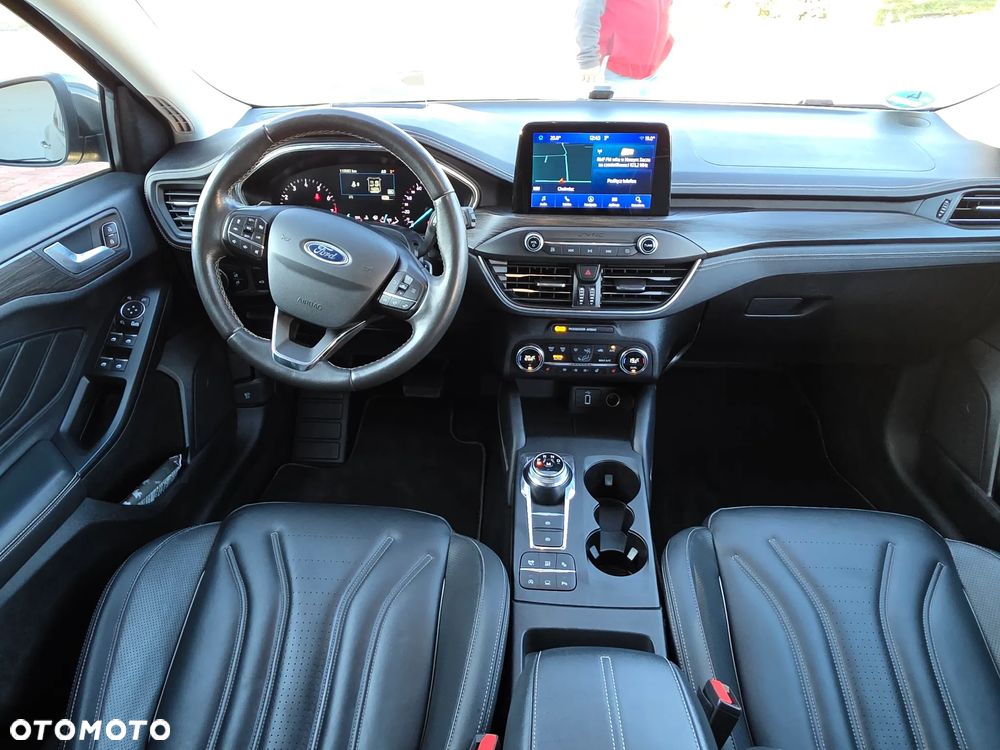 Ford Focus ver-1-5-ecoboost-start--stopp--system-vignale - 16