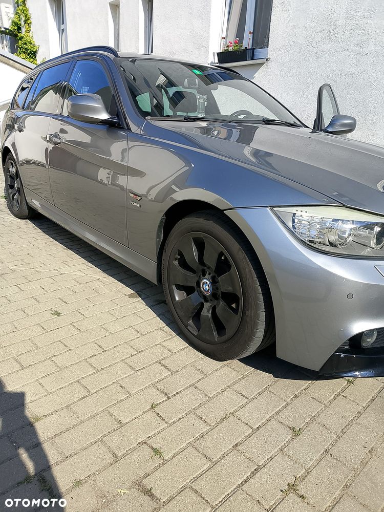 BMW Seria 3 325i xDrive - 9